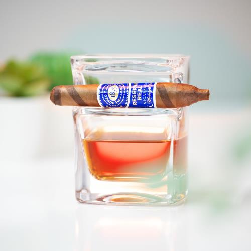Romeo y Julieta Reserva Real Nicaragua Midnight Twist Twisted Love Story 4 1/4 * 46