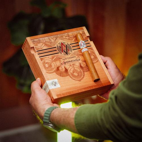 AVO Expressions Limited Edition 2024 6 1/2 * 50, Box of 15