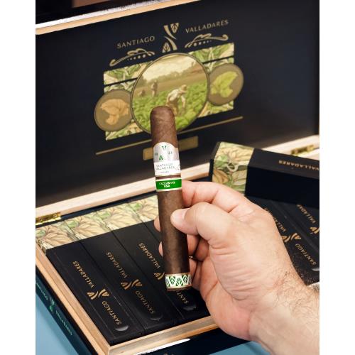 Santiago Valladares Habano Toro 6  * 52, Box of 10