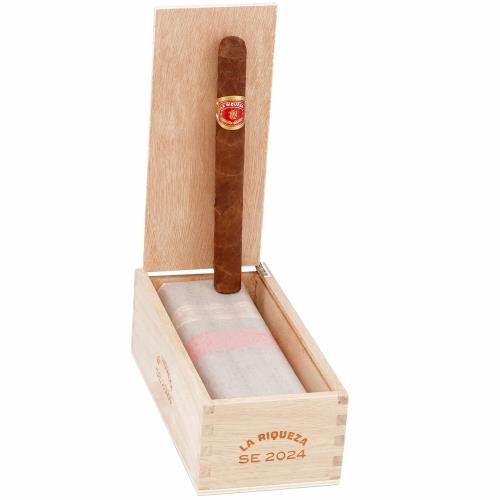 Tatuaje La Riqueza SE 2024 Cazadores 6 3/8 * 44, Box of 10