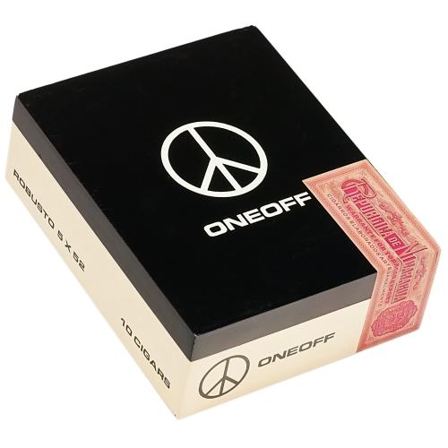 Illusione OneOff Black Robusto 5  * 52, Box of 10