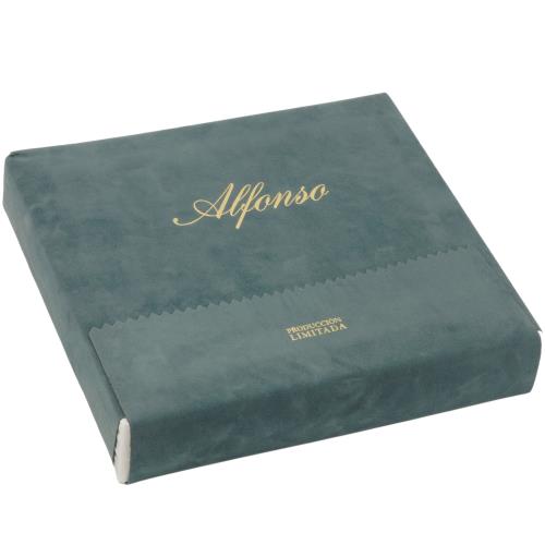 Alfonso Anejo 6 9  * 50